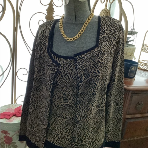 Sweater - Picture 2 of 2